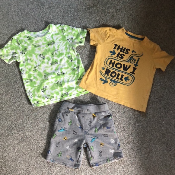 GYMBOREE Boys 3T Tee Shirts & Shorts EUC - Picture 1 of 5